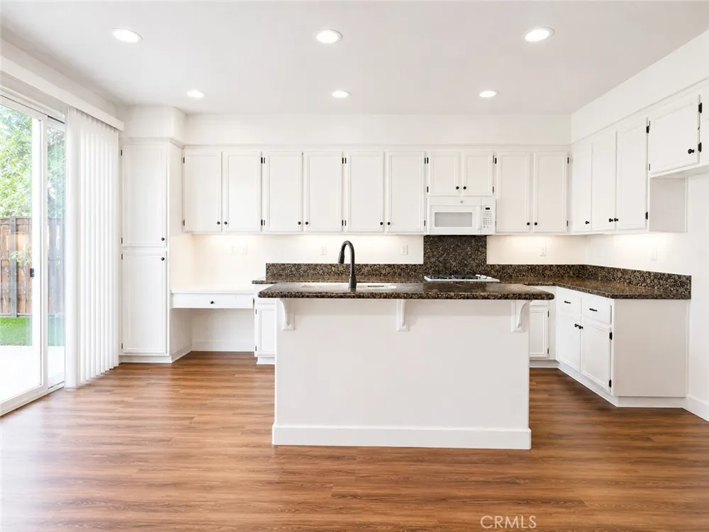 22 Dallas Buena Park, CA 90621