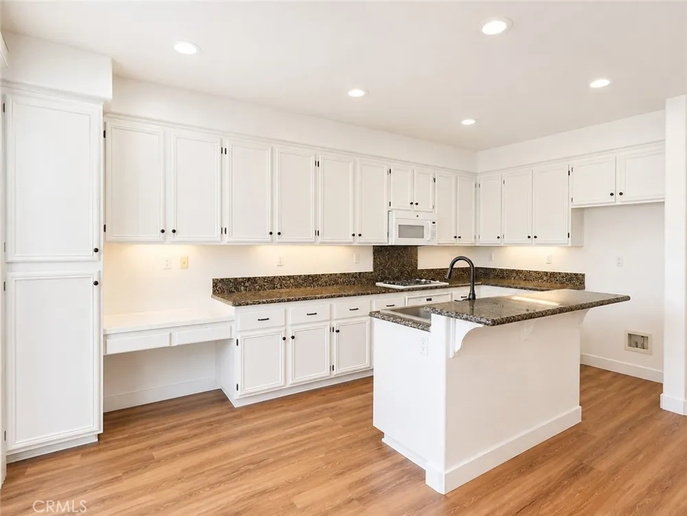 22 Dallas Buena Park, CA 90621