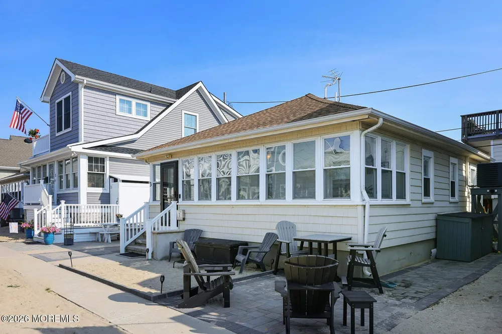 3 Hayes Court Point Pleasant Beach, NJ 08742