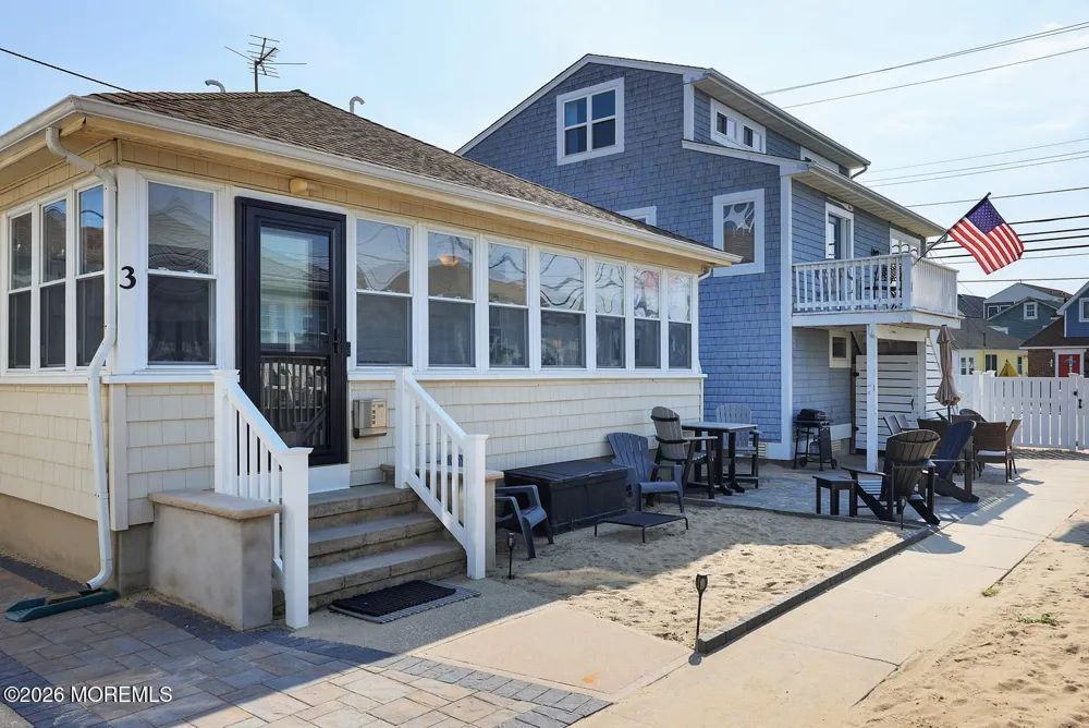 3 Hayes Court Point Pleasant Beach, NJ 08742