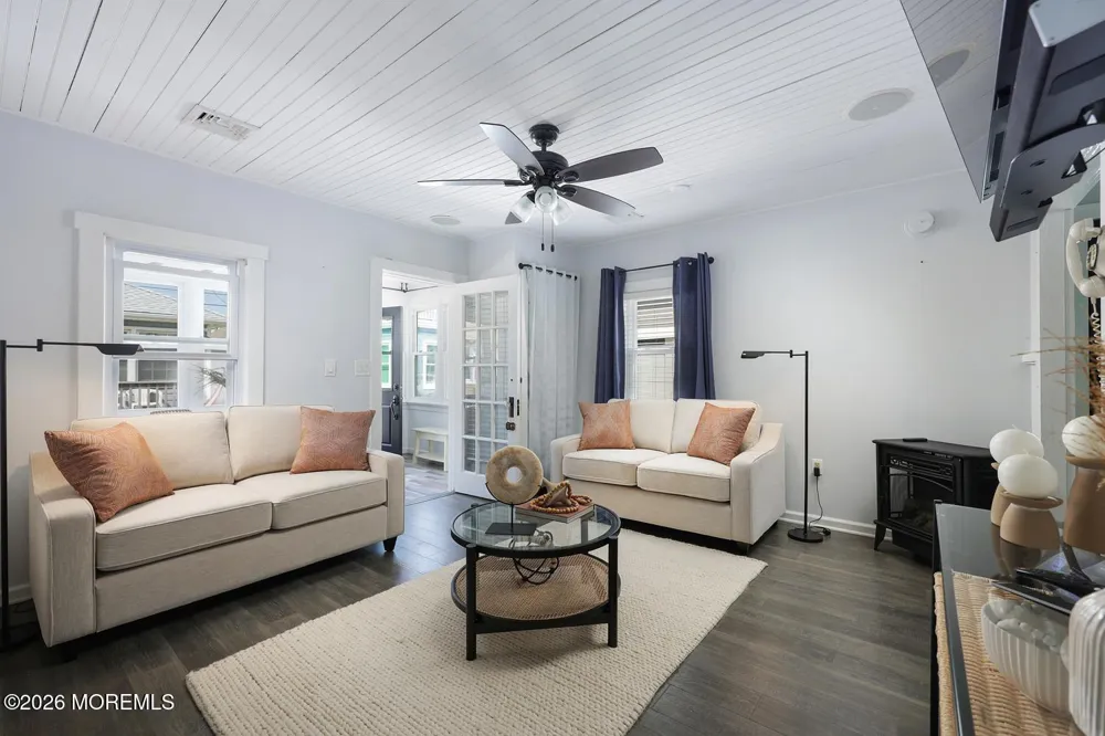 3 Hayes Court Point Pleasant Beach, NJ 08742