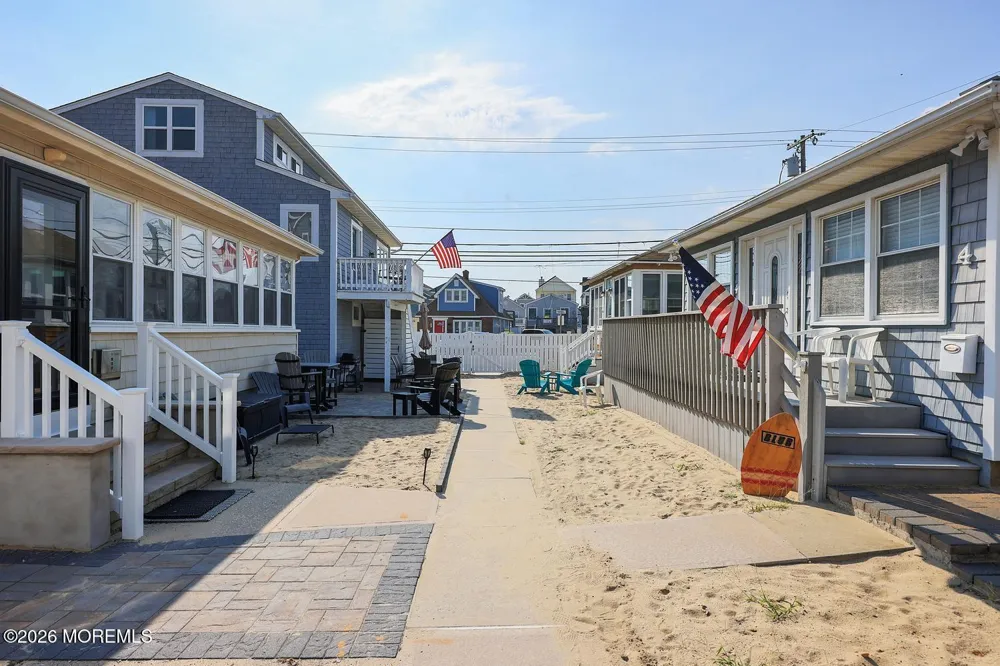 3 Hayes Court Point Pleasant Beach, NJ 08742