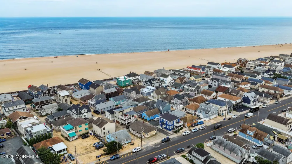 3 Hayes Court Point Pleasant Beach, NJ 08742