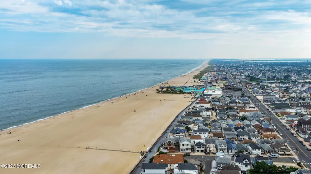 3 Hayes Court Point Pleasant Beach, NJ 08742