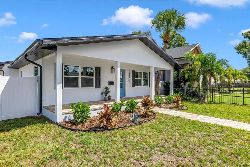 2325 4TH AVENUE S St Petersburg, FL 33712
