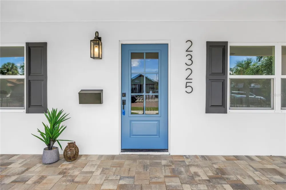 2325 4TH AVENUE S St Petersburg, FL 33712