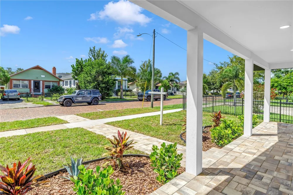 2325 4TH AVENUE S St Petersburg, FL 33712
