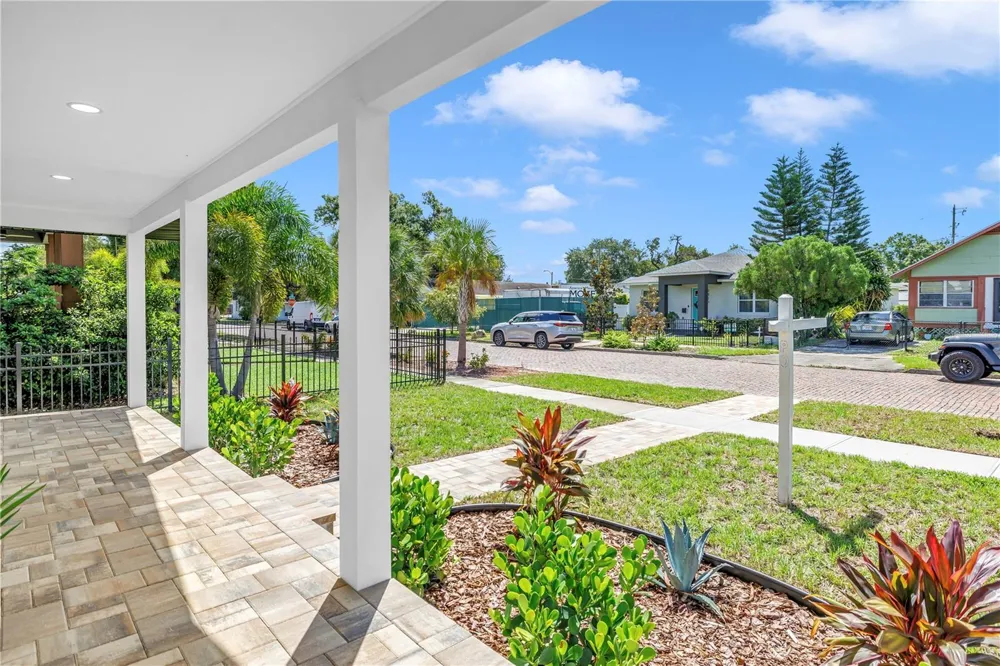 2325 4TH AVENUE S St Petersburg, FL 33712