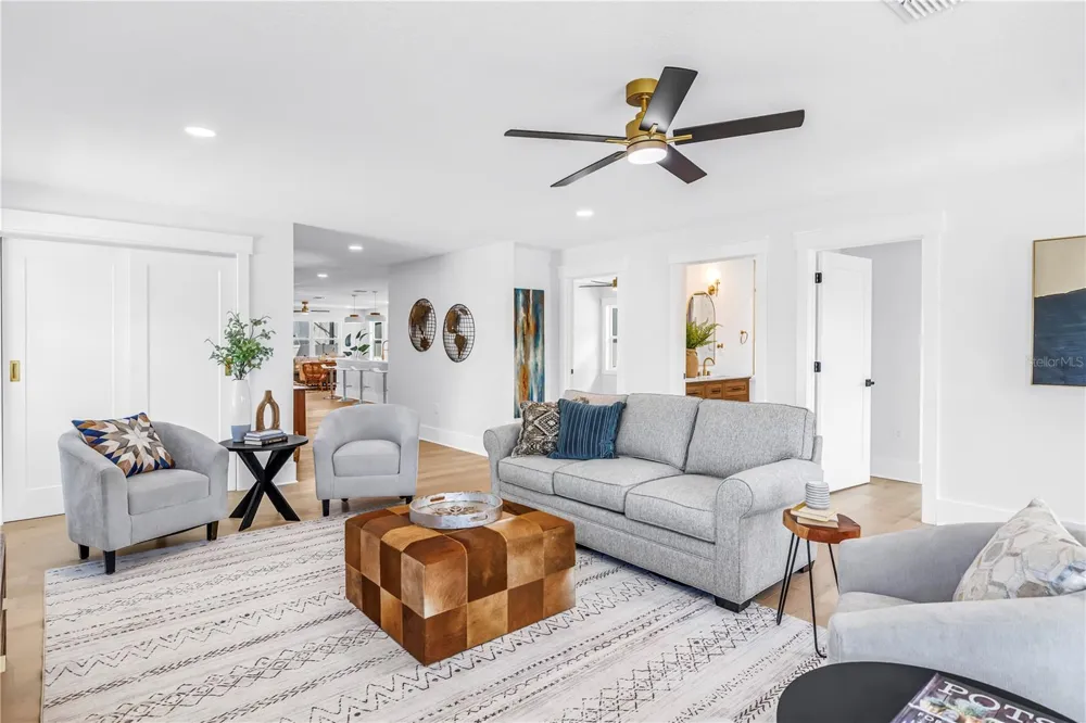 2325 4TH AVENUE S St Petersburg, FL 33712