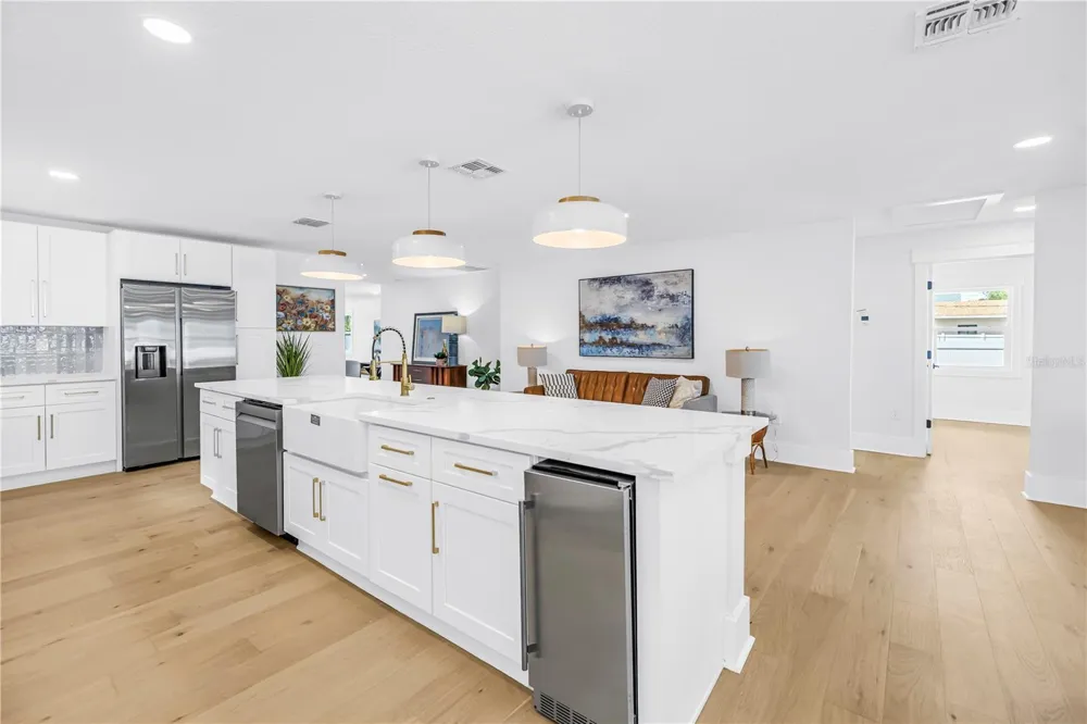 2325 4TH AVENUE S St Petersburg, FL 33712