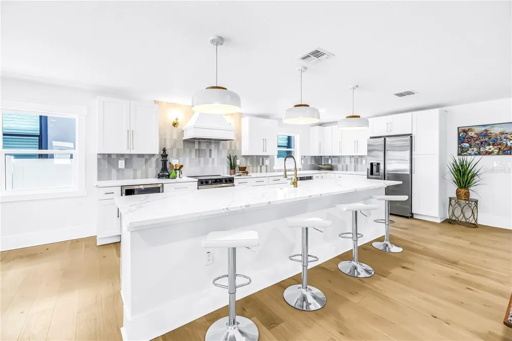 2325 4TH AVENUE S St Petersburg, FL 33712