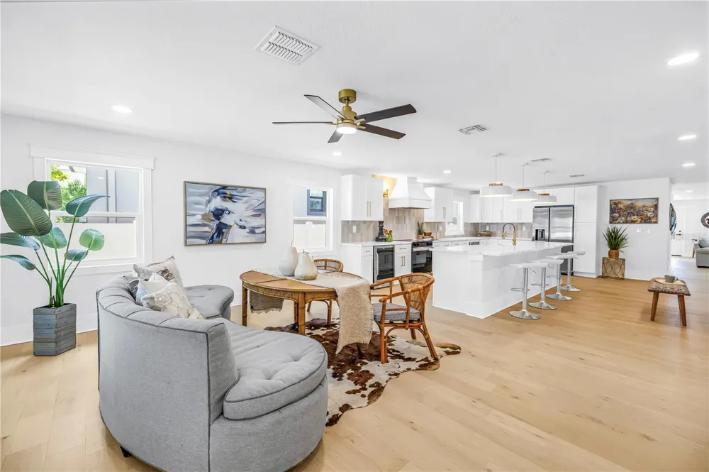 2325 4TH AVENUE S St Petersburg, FL 33712