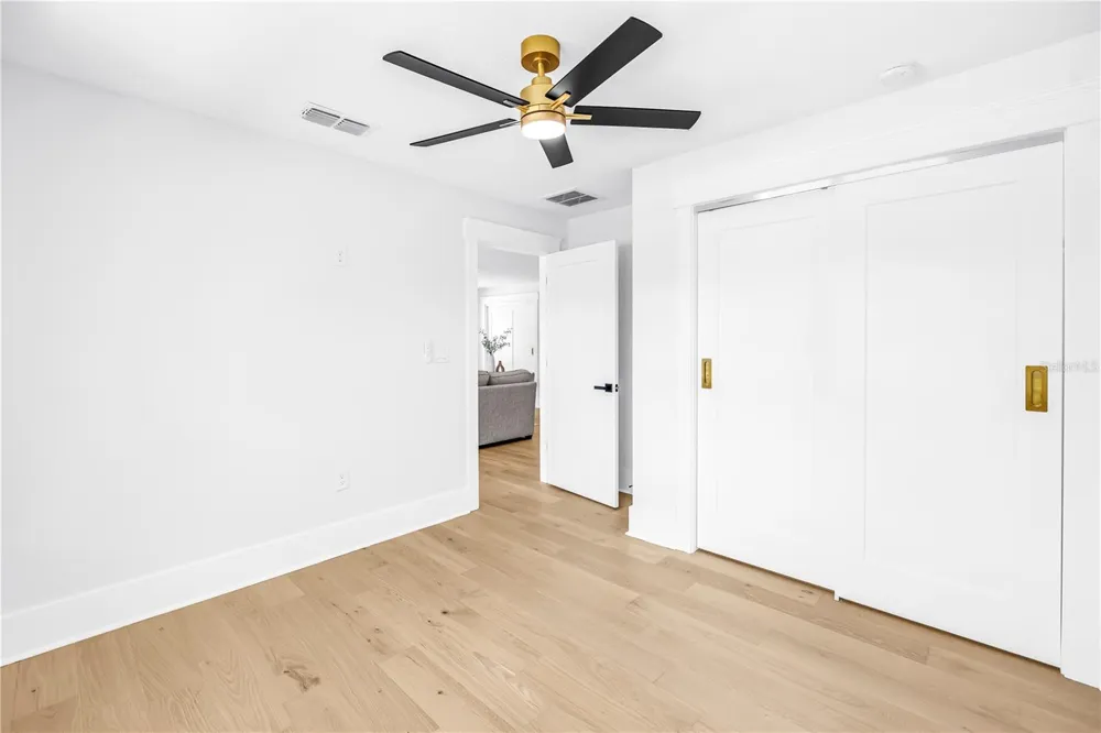 2325 4TH AVENUE S St Petersburg, FL 33712