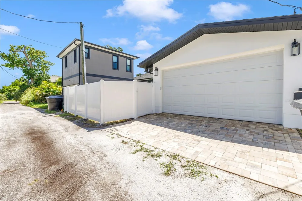2325 4TH AVENUE S St Petersburg, FL 33712