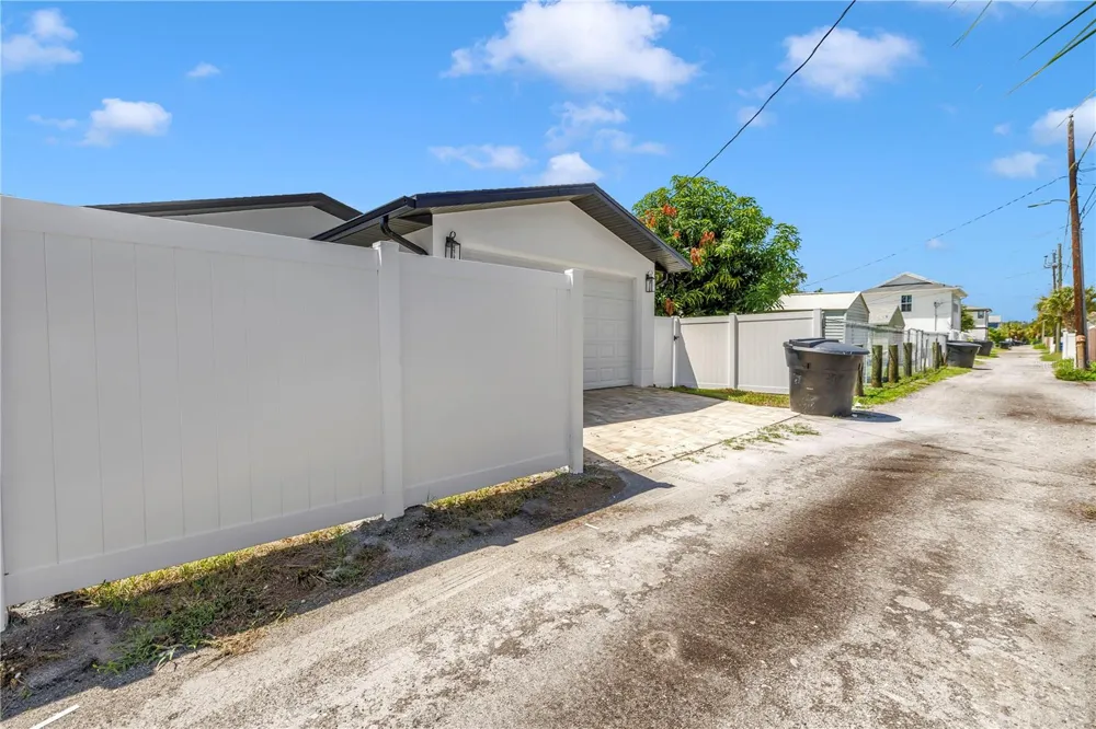 2325 4TH AVENUE S St Petersburg, FL 33712