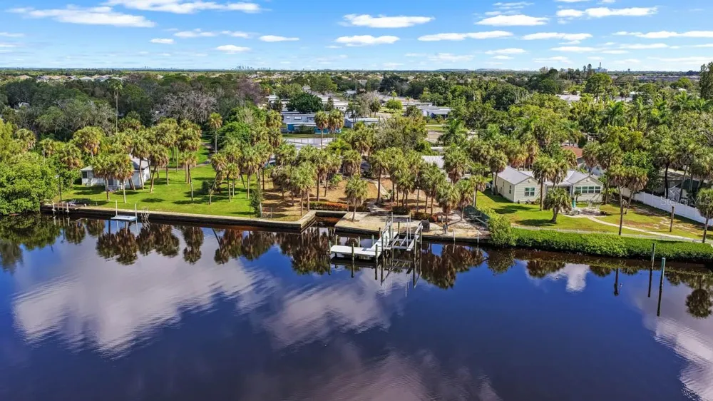 102 TROUVE LANE Ruskin, FL 33570