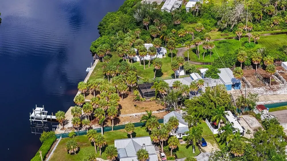 102 TROUVE LANE Ruskin, FL 33570