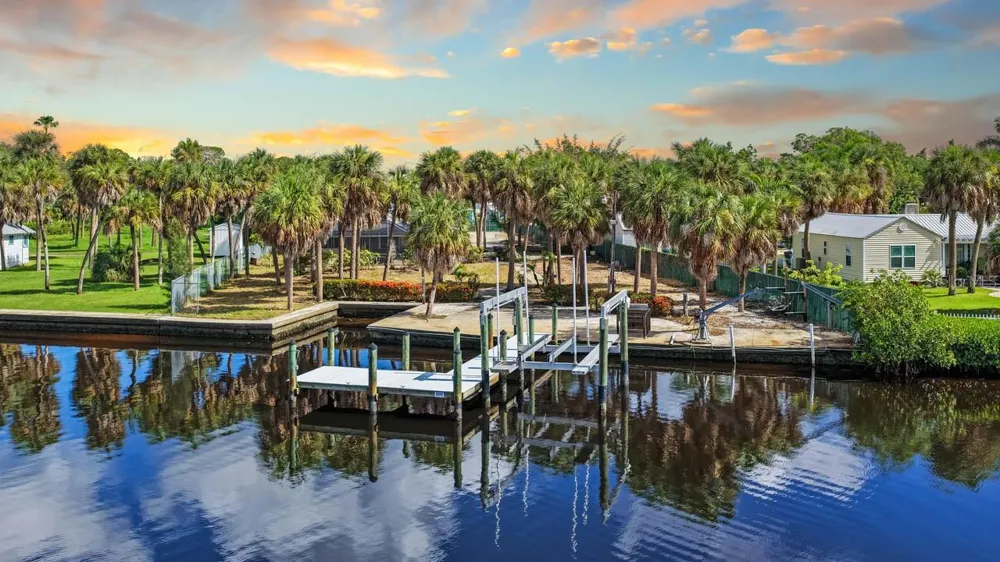 102 TROUVE LANE Ruskin, FL 33570