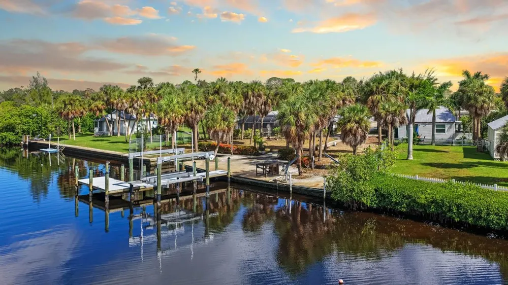 102 TROUVE LANE Ruskin, FL 33570