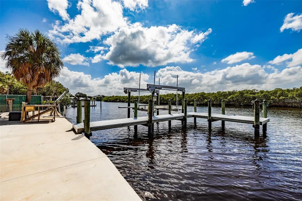 102 TROUVE LANE Ruskin, FL 33570