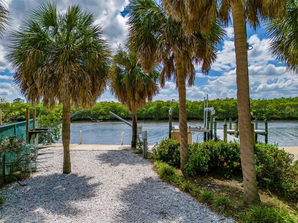 102 TROUVE LANE Ruskin, FL 33570