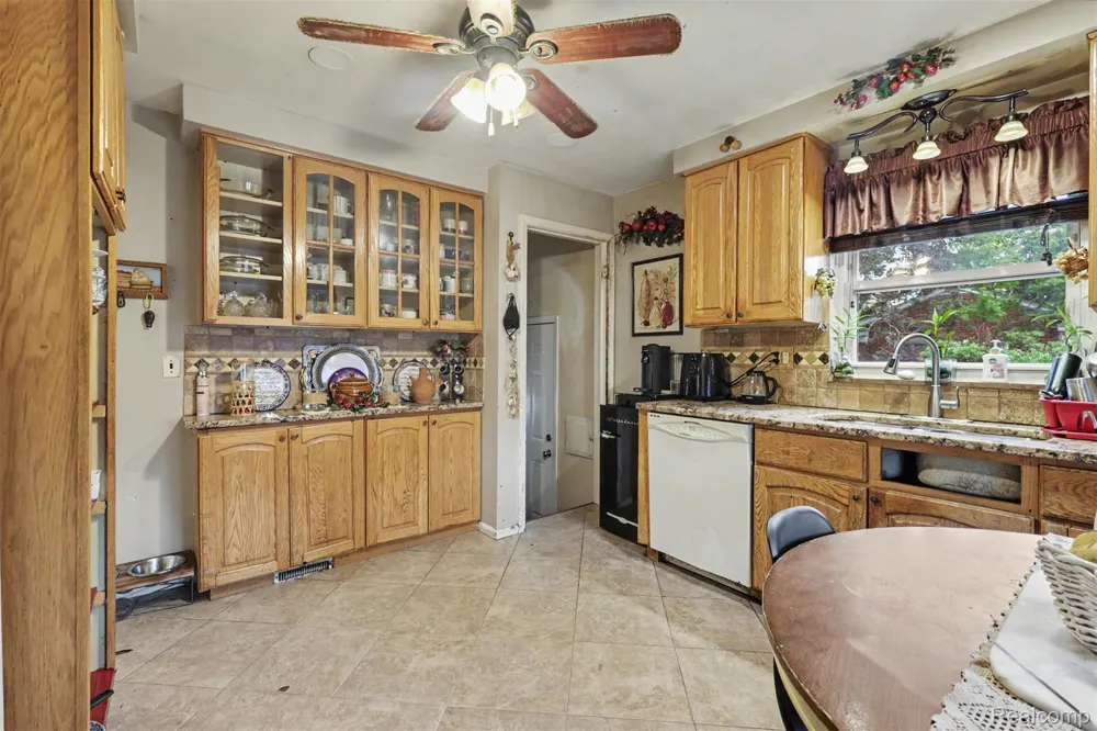 1772 Gulley Road Dearborn City, MI 48128