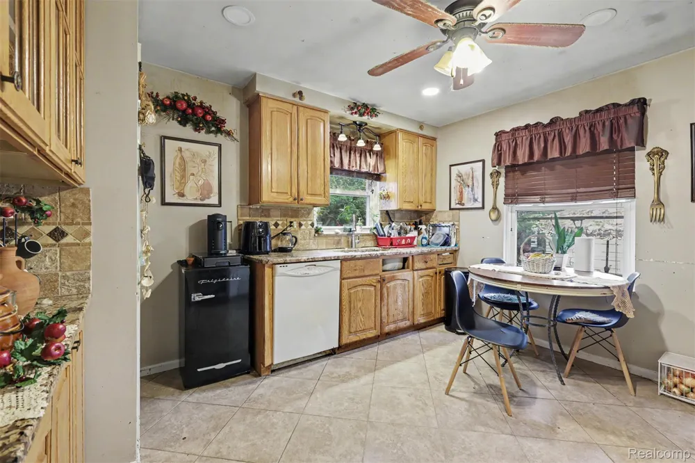 1772 Gulley Road Dearborn City, MI 48128