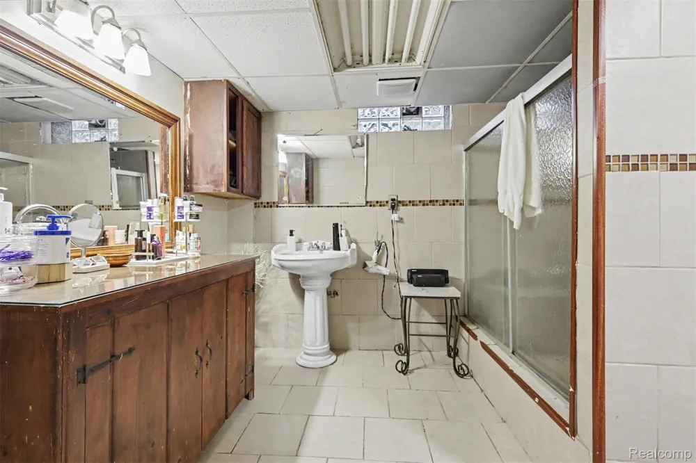 1772 Gulley Road Dearborn City, MI 48128