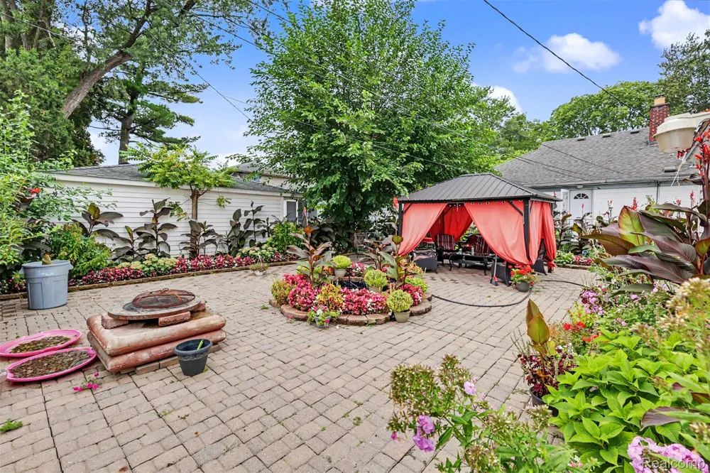 1772 Gulley Road Dearborn City, MI 48128