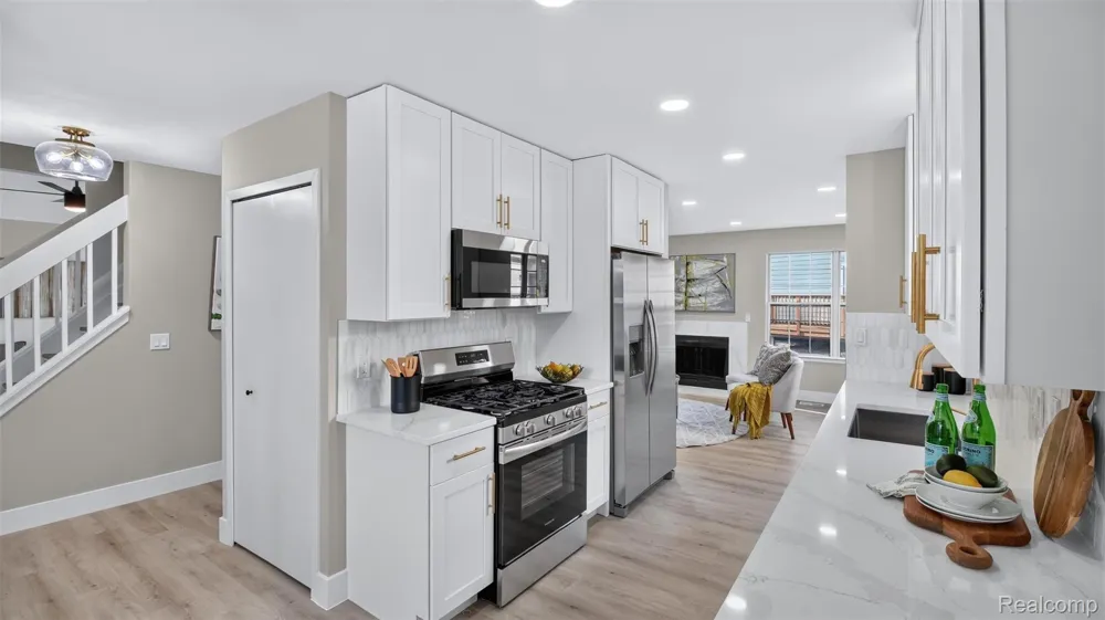 41437 Cornell Drive Novi City, MI 48377
