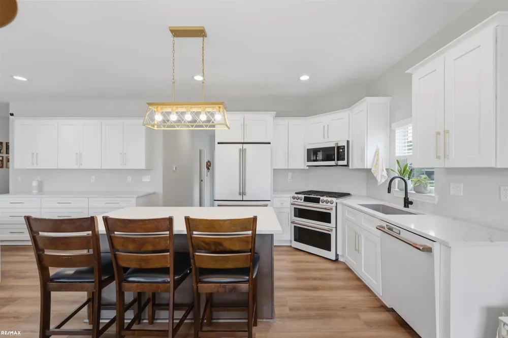 27615 Maryjane Lane Chesterfield Township, MI 48047