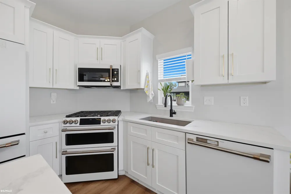 27615 Maryjane Lane Chesterfield Township, MI 48047