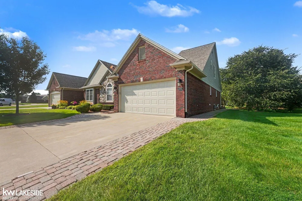 52843 Sable Drive Macomb Township, MI 48042