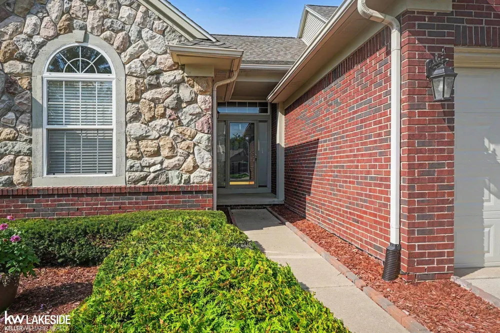 52843 Sable Drive Macomb Township, MI 48042