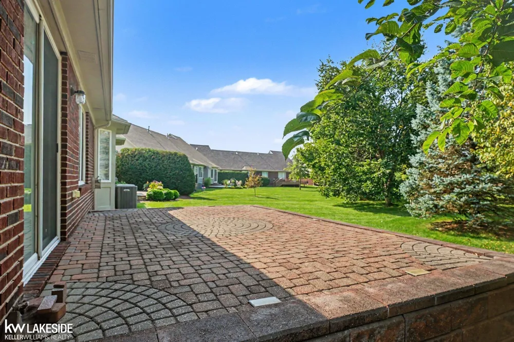52843 Sable Drive Macomb Township, MI 48042