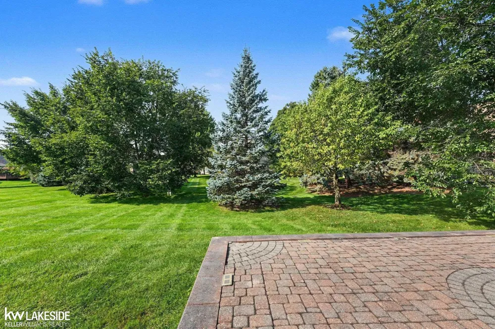 52843 Sable Drive Macomb Township, MI 48042