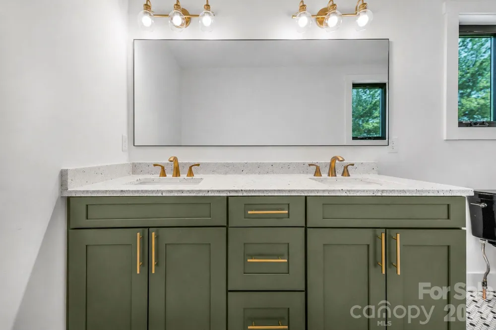 138 Shiloh Road Asheville, NC 28803