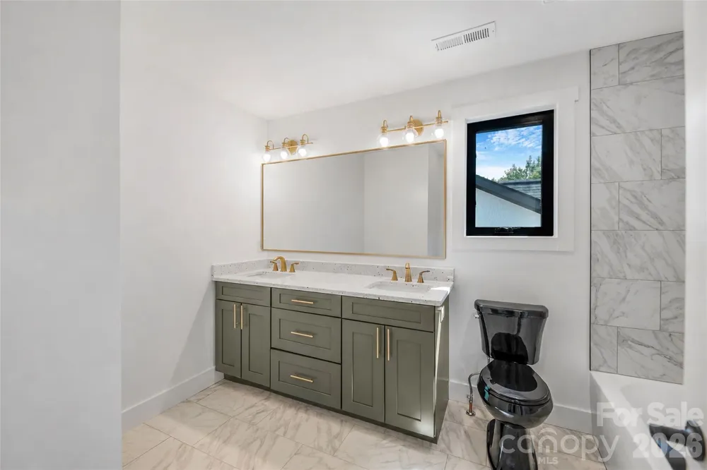 138 Shiloh Road Asheville, NC 28803