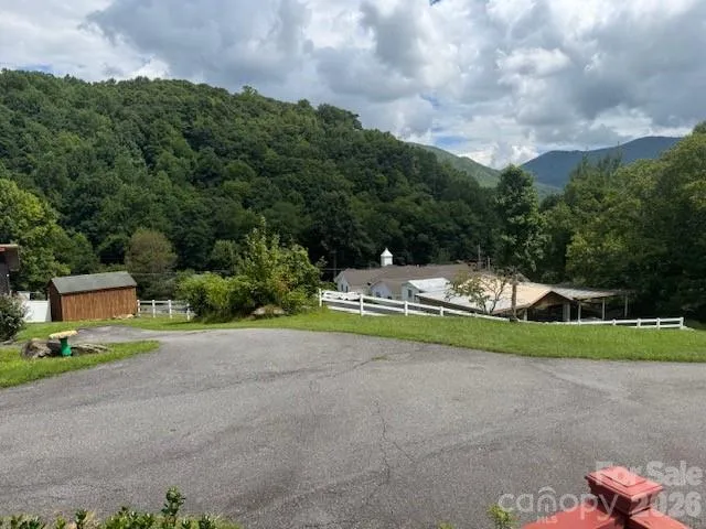 56 Chateau Lane Maggie Valley, NC 28751