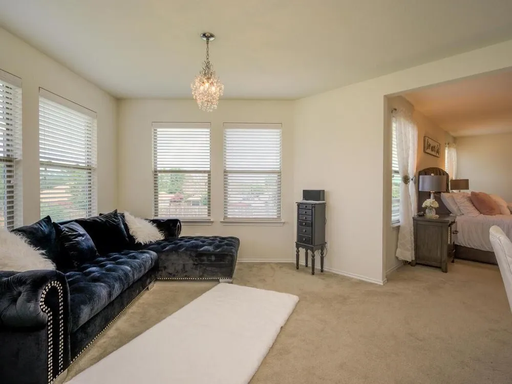 1304 Decatur Court Leander, TX 78641