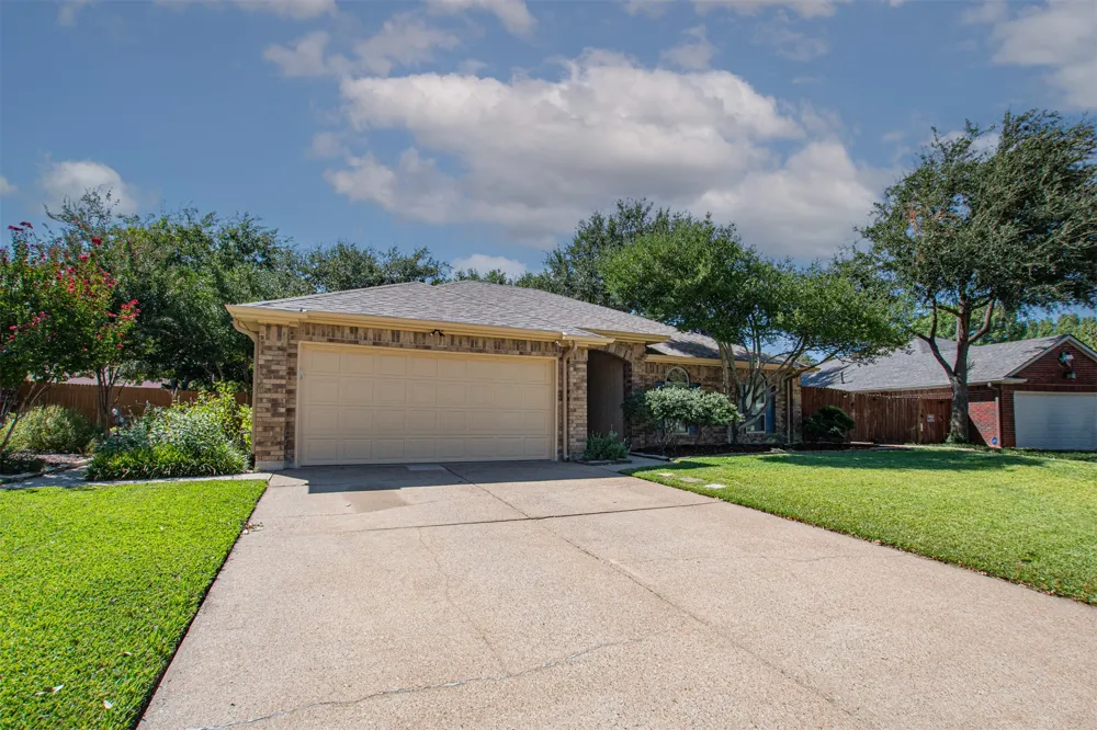 6620 Springhill Drive Watauga, TX 76148