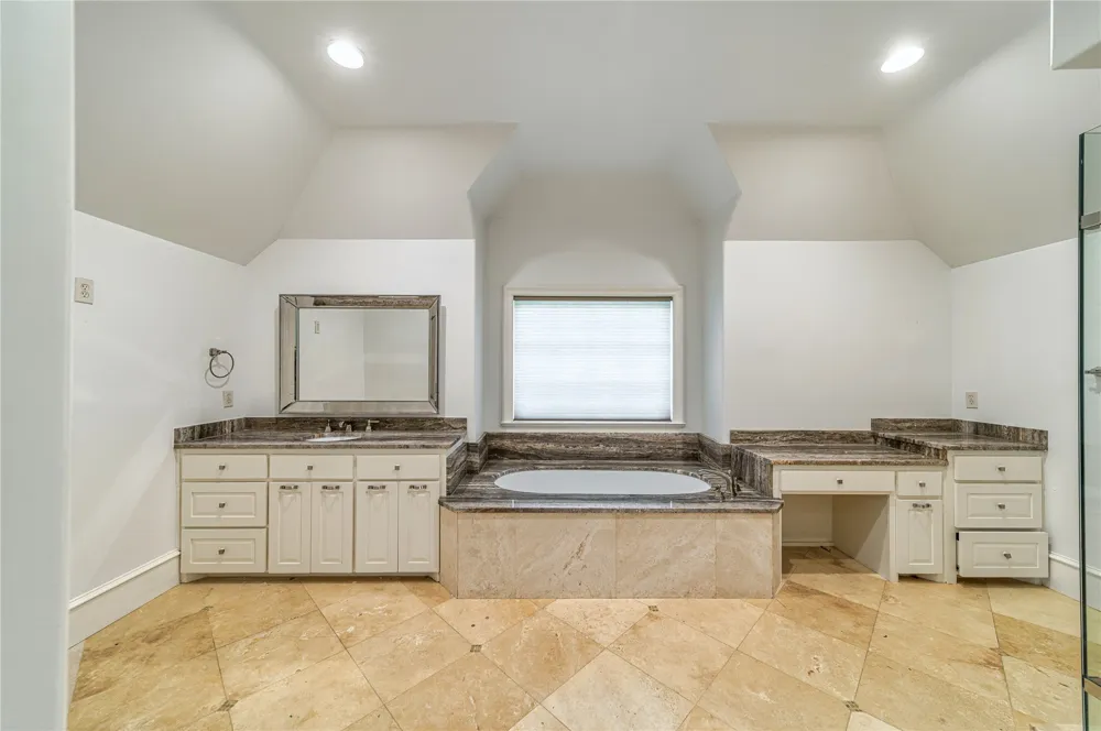 3548 Bryn Mawr University Park, TX 75225