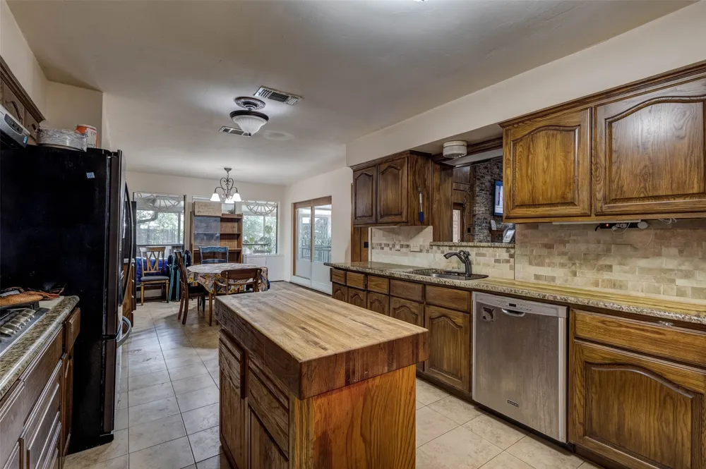 1426 Marlene Place DeSoto, TX 75115