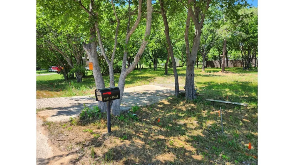 4251 Thousand Oaks Drive Argyle, TX 76226