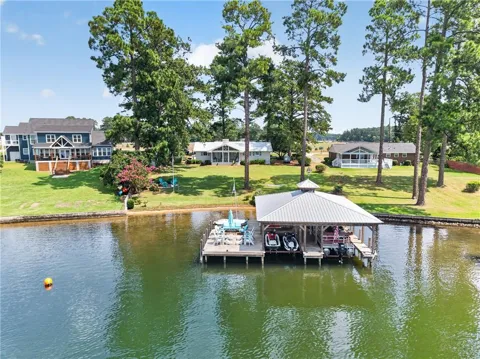 197 Lakeshore Circle