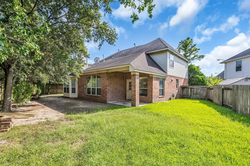9502 Bending Willow Lane Houston, TX 77064