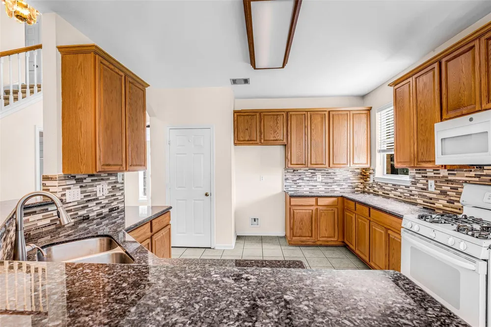 9502 Bending Willow Lane Houston, TX 77064