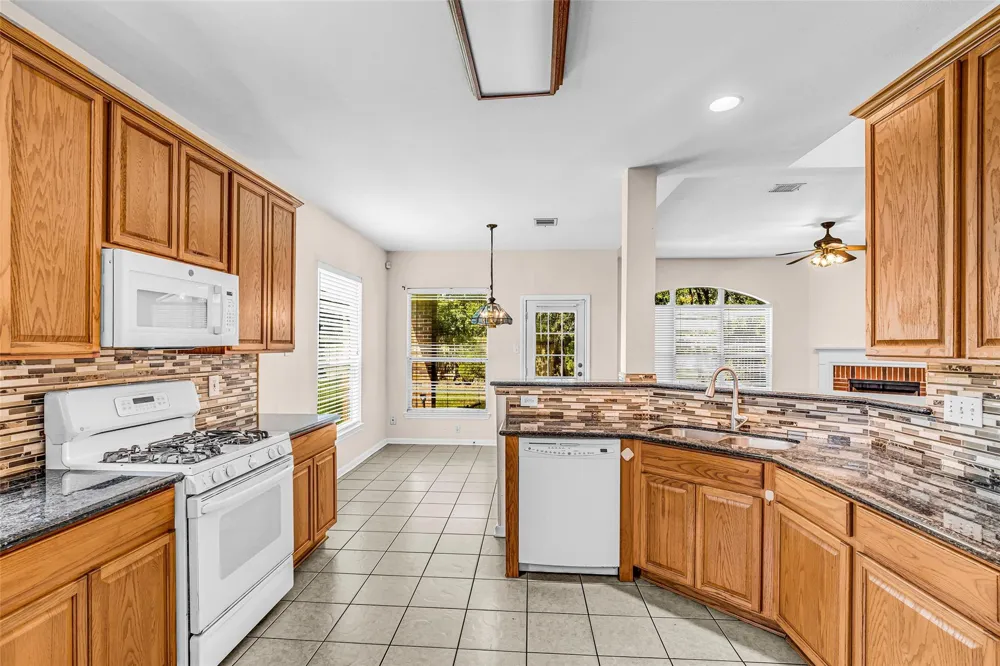 9502 Bending Willow Lane Houston, TX 77064