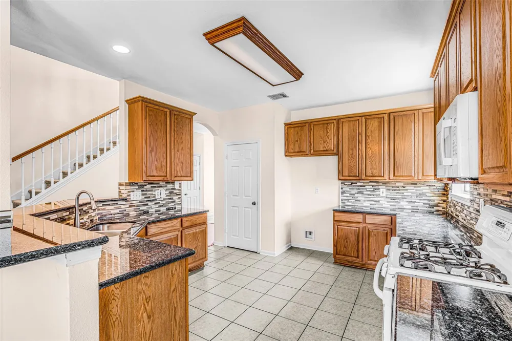 9502 Bending Willow Lane Houston, TX 77064