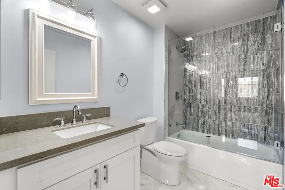 4060 Glencoe Avenue Marina del Rey, CA 90292